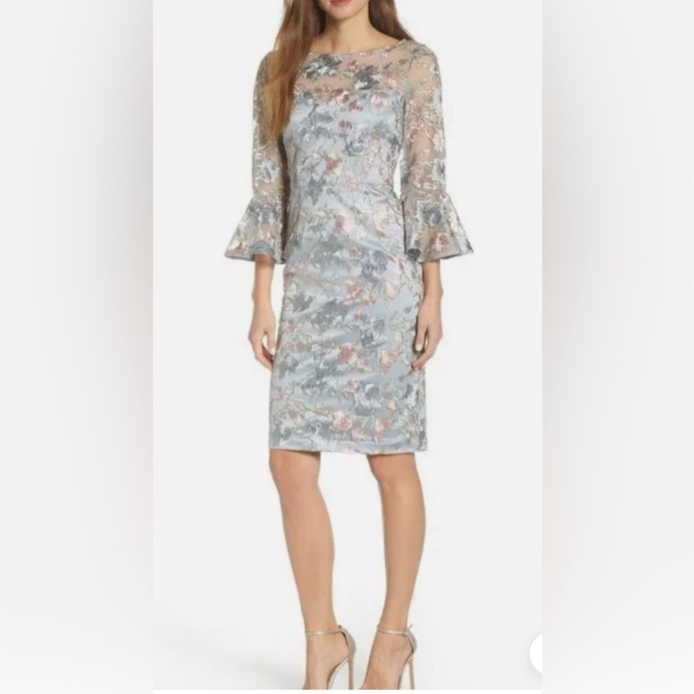 🍒 Eliza J Gray Floral Bell Sleeve Midi Dress